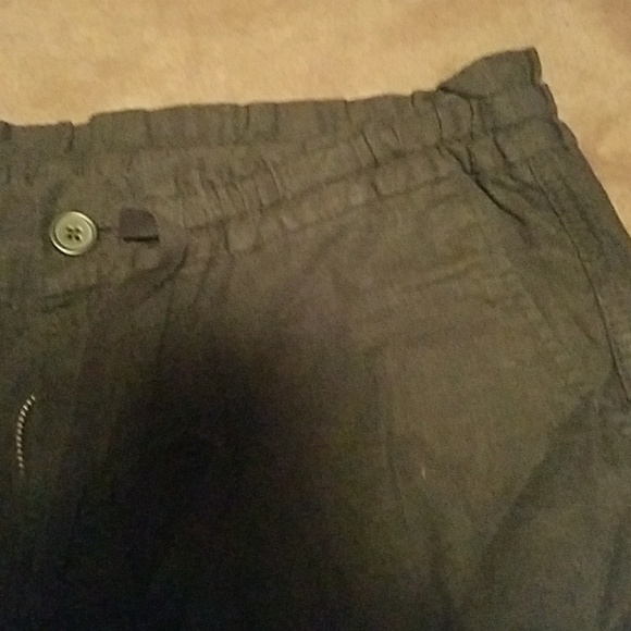 Old navy shorts - Picture 3 of 4